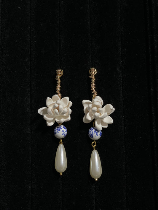 Gold Knotted Twig Sampaguita & Porcelain Stud Earrings