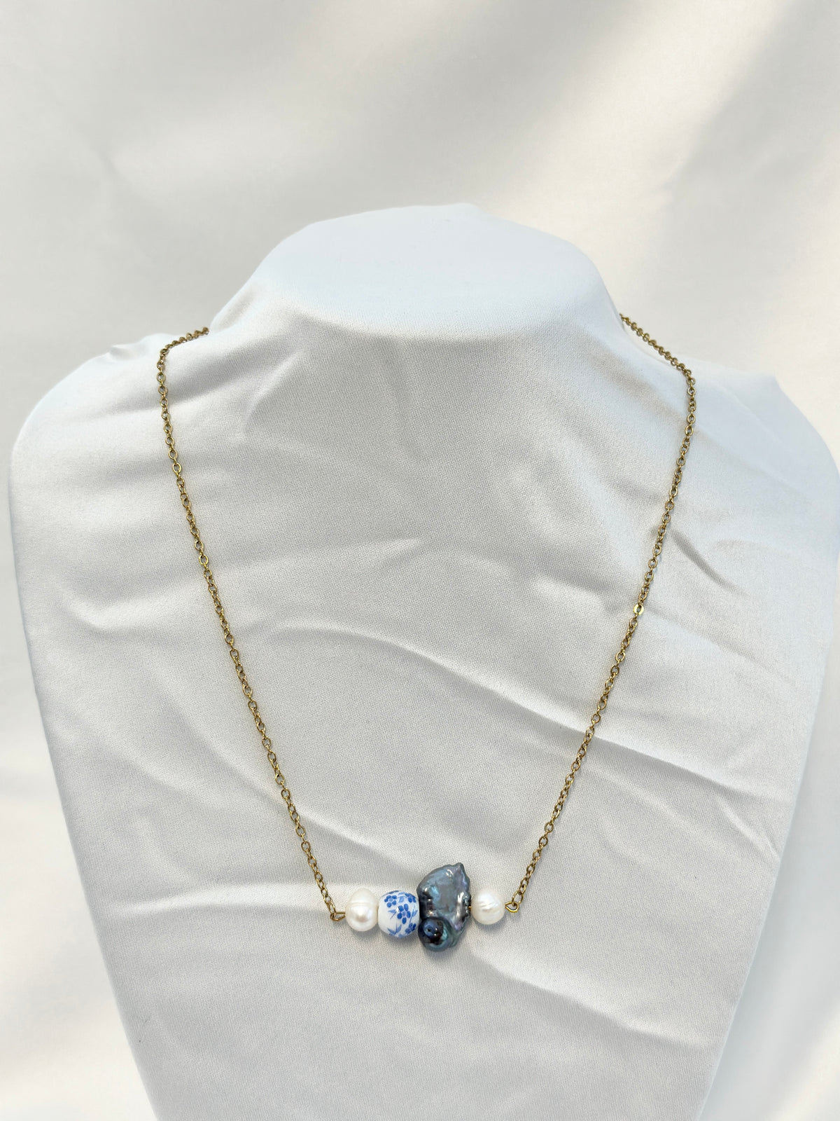 Porcelain, Baroque Pearls