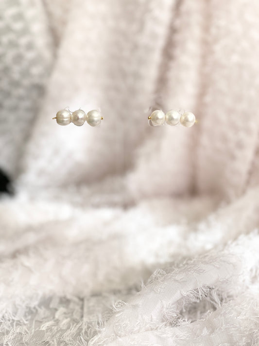 Trio Pearls Stud Earrings in Ivory