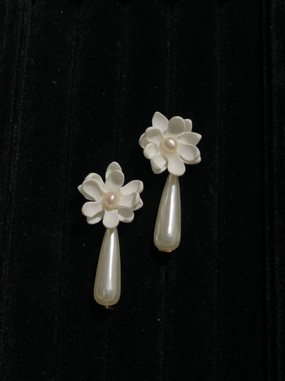 Sampaguita Teardrop Pearl Studs