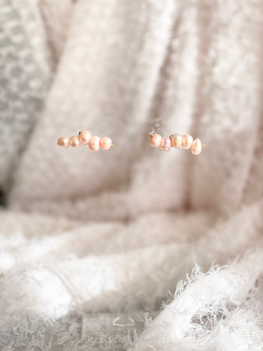 Bunch of Pearls stud earrings in Peach