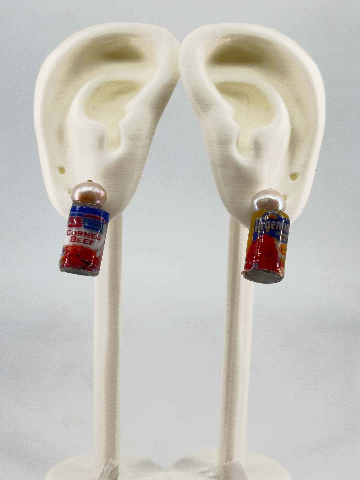 Corned Beef De Lata Pearl Studs
