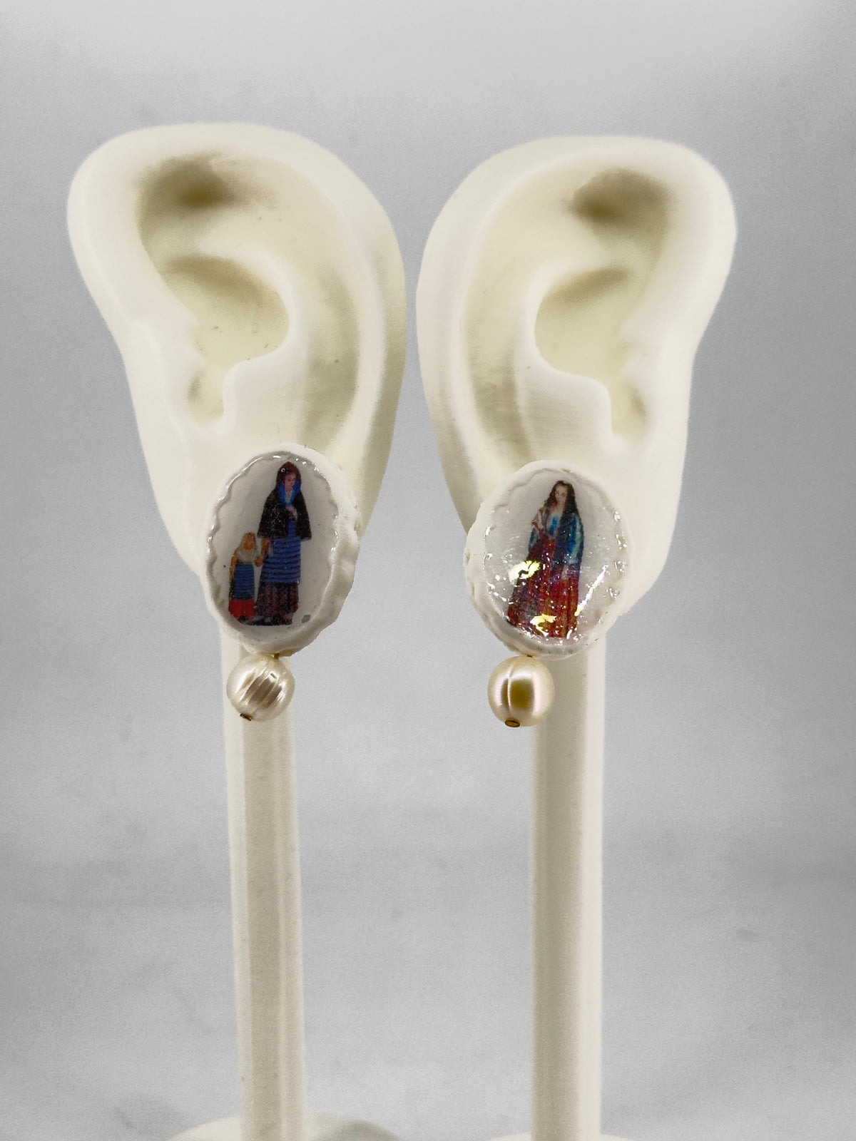 Nagluluksa(Mourning) Pearl Stud Earrings