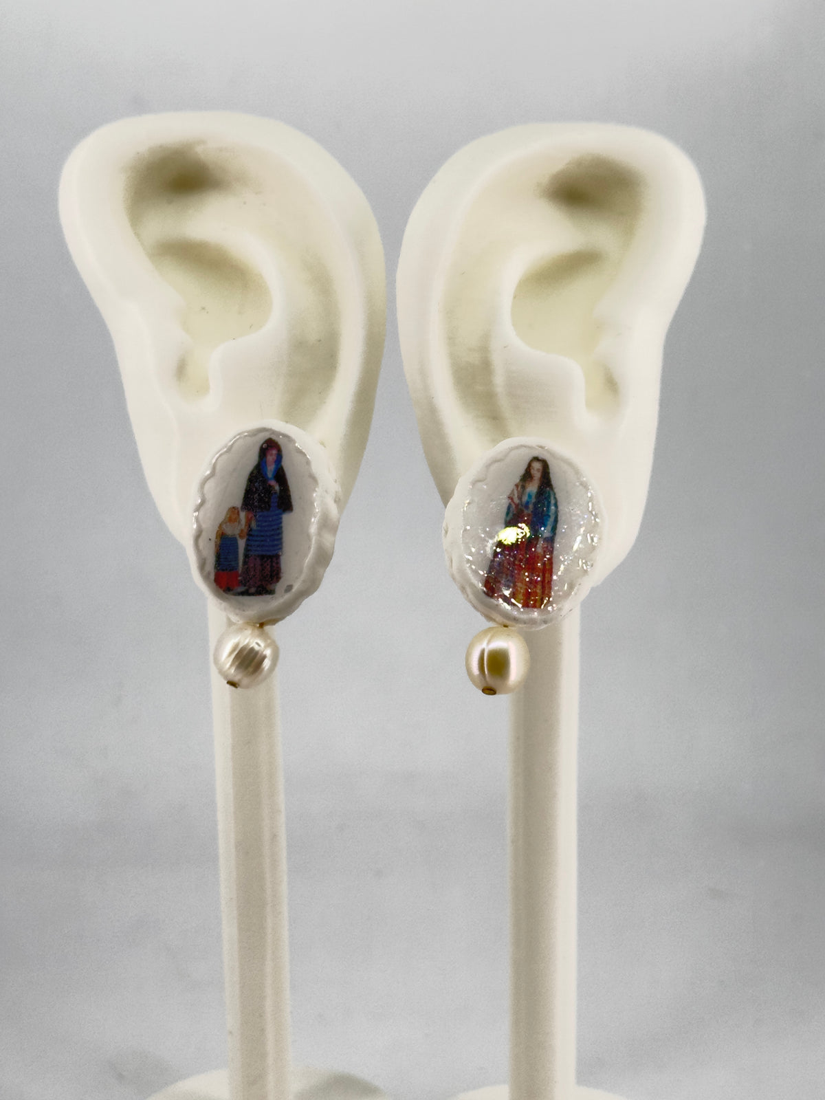 Nagluluksa(Mourning) Pearl Stud Earrings