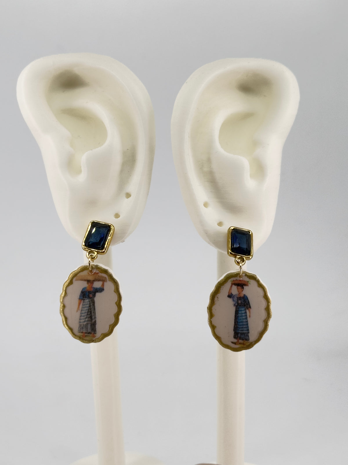 Mga Tindera Rhinestone Studs