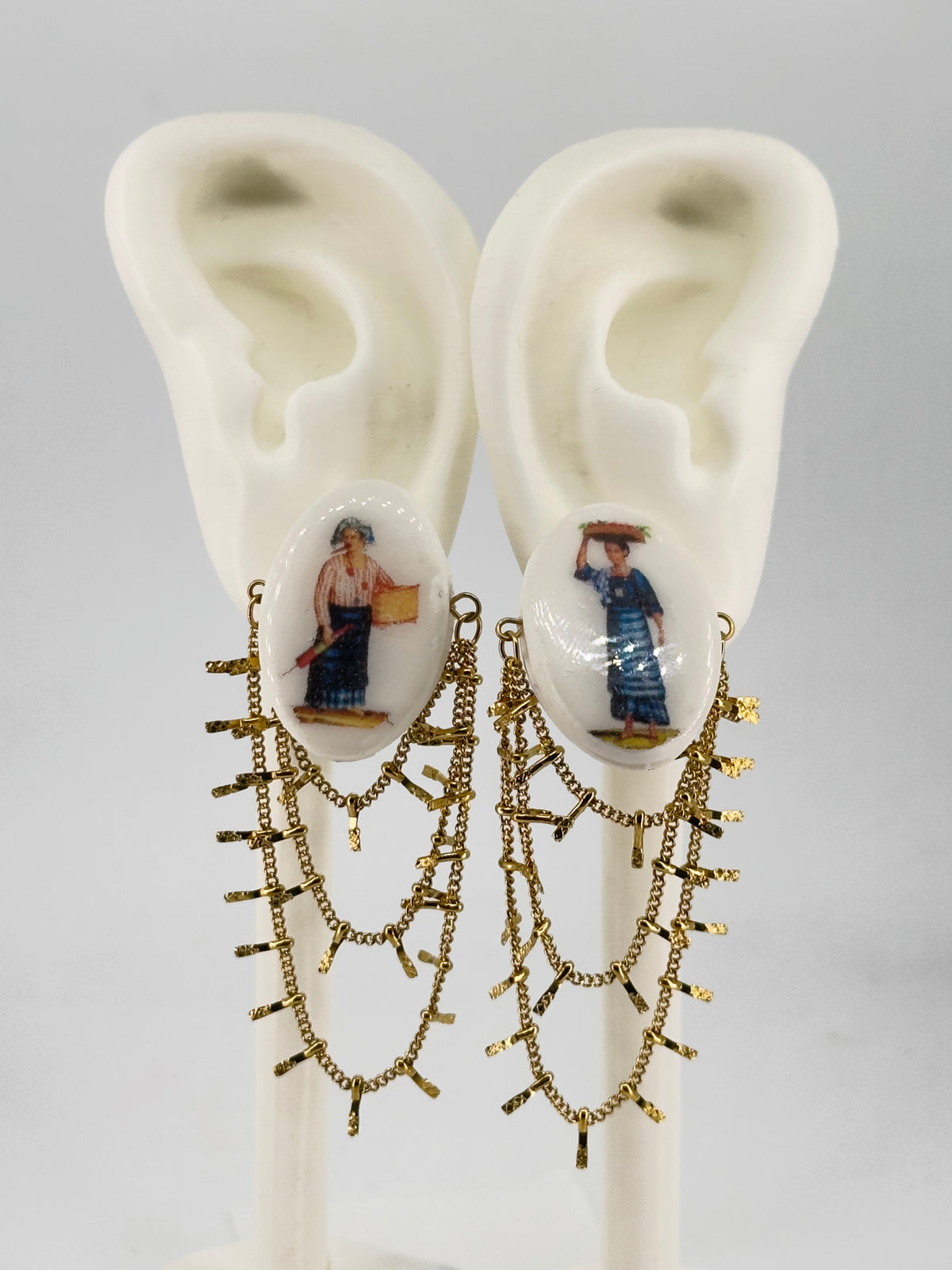 Mga Ale na may bagahe Chandelier Fringe Studs